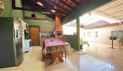 Casa Ampla com Espaço Gourmet | 360m² | Excelente Localização