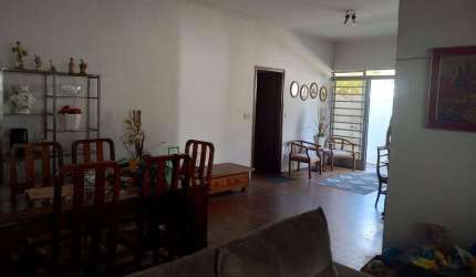 Casa com 3 dormitórios à venda, 240 m² por R$ 830.000,00 - Vila Cidade Universitária - Bauru/SP