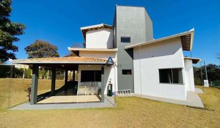 Exuberante casa à venda em Igarapé, Condomínio Serra Verde.