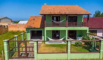 SOBRADO PRÓXIMO AO MAR