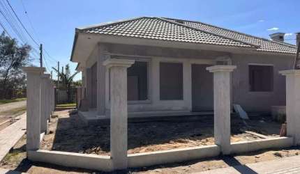 Ótima casa nova a venda em Nova Tramandaí