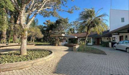 Casa em terreno de 10,490m² na Fazendinha-Granja Viana
