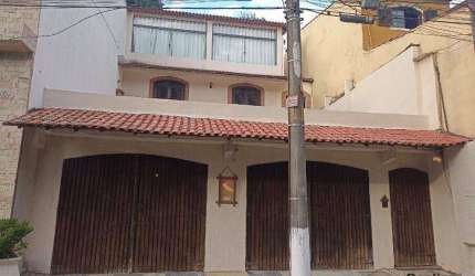 Sobrado à venda - com 4 suítes e 4 vagas -  Jardim Adelina - Osasco