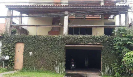 Casa à venda com 4 dormitórios e 5 vagas -  Granja Viana