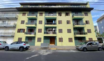 APARTAMENTO NO CENTRO DE TRAMANDAI À 50 METROS DO MAR