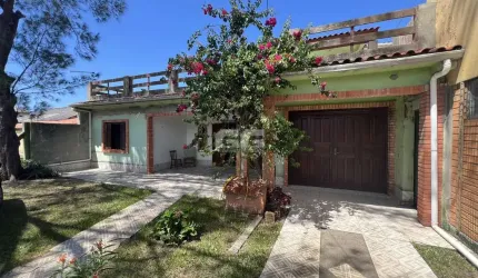 CIDREIRA - CASA COM 4 DORMITÓRIOS E AMPLO TERRAÇO