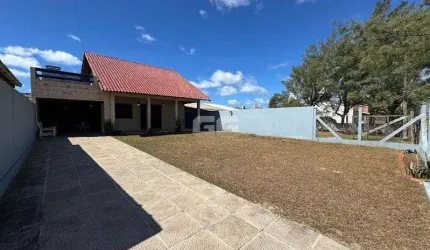 Cidreira/RS-Casa a poucos metros da Beira Mar, no centro da cidade!