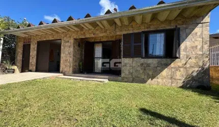 Cidreira/RS-Casa em ótima localização, a poucos metros do Supermercado Asun!