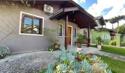 Casa com 3 quartos à venda na Rua Visconde De Mauá, 1016, Centro, Canela por R$ 1.740.000