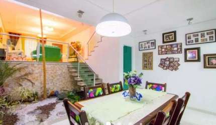 Sobrado com 3 dormitórios à venda, 175 m² por R$ 980.000,00 - Vila Scarpelli - Santo André/SP