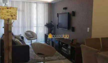 Lindo Apartamento, Mobiliado, Varanda, Sala L, 3 Quartos, Closet, Banho, Suíte, Copa Cozinha, Área Depend. Empregada, 2 Vagas, Play Clube.