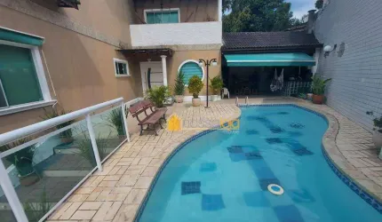 Casa Condomínio 6 Quartos, Suítes, Varanda, Piscina, Vaga 4 Carros, Maria Paulas,