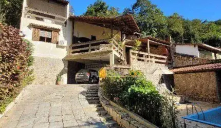 Casa de 4 Quartos sendo 2 Suítes a Venda em Itaipu/Niterói