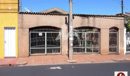 Casa (térrea na rua) 3 dormitórios, cozinha planejada