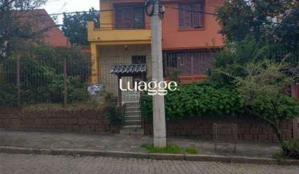 Casa para Venda - 220m², 3 dormitórios, 4 vagas - Teresópolis