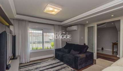 Casa à venda - 230m², 4 quartos, sendo 2 suítes, churrasqueira,  piscina e 03 vagas de garagem