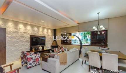 Casa para Venda - 216m², 4 dormitórios, sendo 1 suites, 4 vagas - Menino Deus