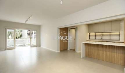 Apartamento 03 dormitórios revitalizado no Moinhos de Vento em Porto Alegre.
