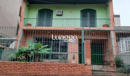 Casa de 130m² com 3 dormitórios no bairro Jardim Botânico.