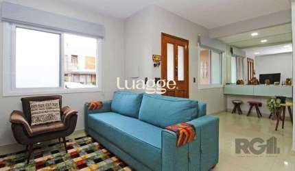 Casa 129m² - 3 dormitórios, 2 vagas no bairro Hípica