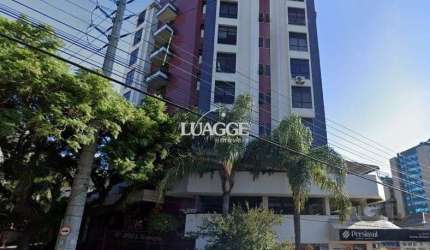 04 salas com 160m², todas interligadas no mesmo corredor,  03 vagas cobertas, 04 banheiros sendo 01 transformado em cozinha de fácil reversão.