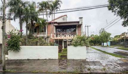 Casa para Venda - 485m², 4 dormitórios, sendo 1 suites, 3 vagas - Cristal