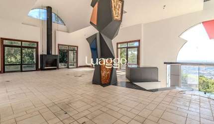 Casa para Venda - 1000m², 5 dormitórios, sendo 5 suites, 8 vagas - Teresópolis