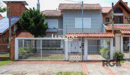 Casa com 4 quartos, com 347,57 m 2 privativos