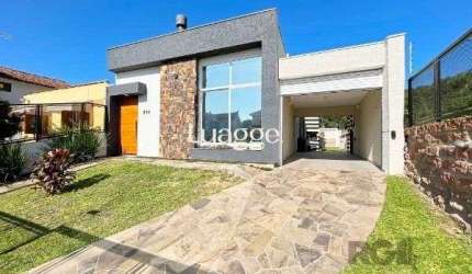 Casa em Porto Alegre, no bairro Espírito Santo, com 3 dormitório(s), e 3 banheiros, à venda.