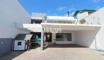 Casa para Venda - 400m², 4 dormitórios, sendo 2 suites, 4 vagas - Guarujá