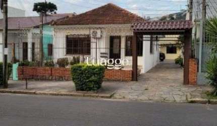 Casa em Porto Alegre, no bairro Cavalhada, com 6 dormitório(s), e 6 banheiros, à venda.