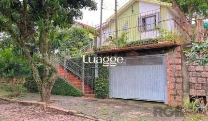Casa em Porto Alegre, no bairro Cavalhada, com 4 dormitório(s), e 4 banheiros, à venda.