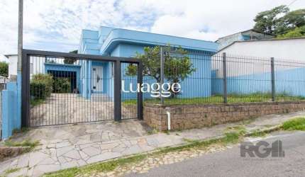 Casa, 5 dormitórios, sendo 1 suíte, 312m² privativos, 8 vagas - Bairro Vila Nova