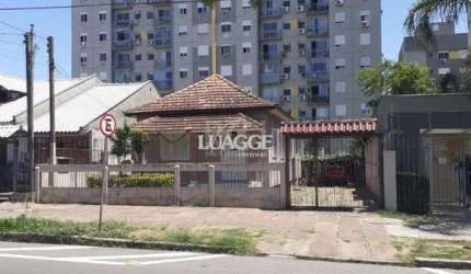 Casa para Venda - 440m², 2 dormitórios, Tristeza
