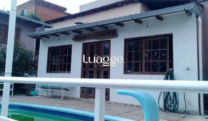 Casa para Venda - 255m², 6 dormitórios, 4 vagas - Vila Nova