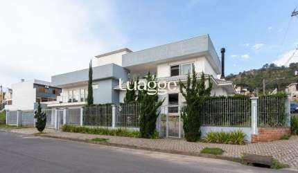 Casa para Venda - 377m², 4 dormitórios, sendo 3 suites, 3 vagas - Guarujá