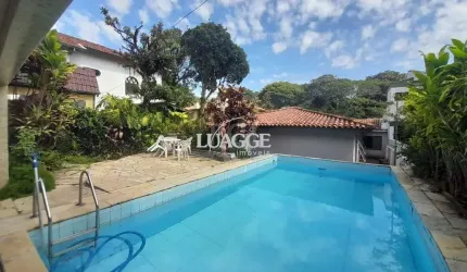 Casa 1 suíte , + 2 quartos...total 3 quartos na casa da frente