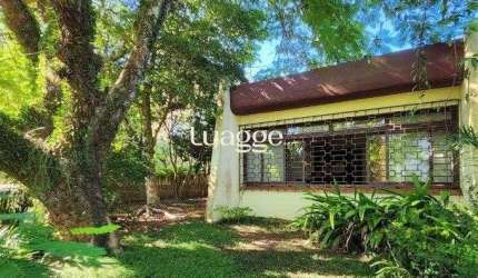 casa à venda no bairro Menino Deus em Porto Alegre. Com 160m² de área privativa