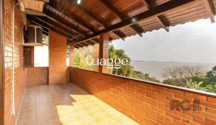 Casa para Venda - 220m², 3 dormitórios, sendo 2 suites, 5 vagas - Espirito Santo