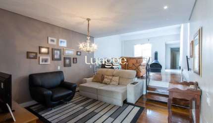 Apartamento de  186,66m2, 4 dormitórios, 1 suíte, 3 banheiros, 4 vagas,no bairro Rio Branco.