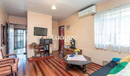 Casa sobrado no Jardim do Salso de 3 dormitórios