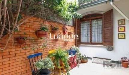 Casa sobrado no Jardim do Salso de 4 dormitórios e 3 vagas