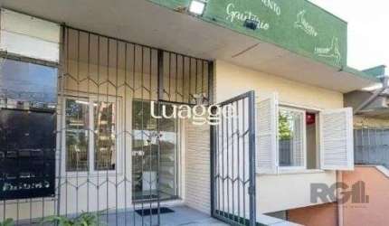 Casa no bairro Petrópolis de 3 dormitórios e 2 vagas