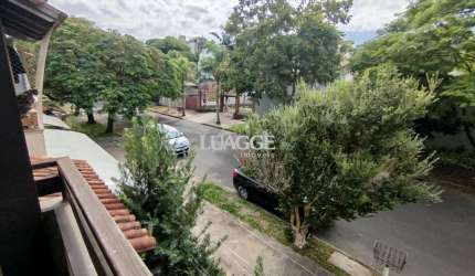 Casa com 03 quartos e 01 vaga no Bairro Cristal