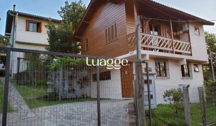 Casa para Venda - 300m², 5 dormitórios, 4 vagas - Vila Nova