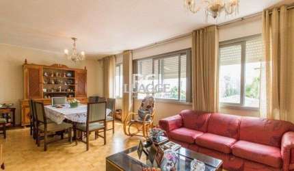 Apartamento á Venda - 140m², 3 dormitórios, sendo 1 suites, 2 vagas - São João