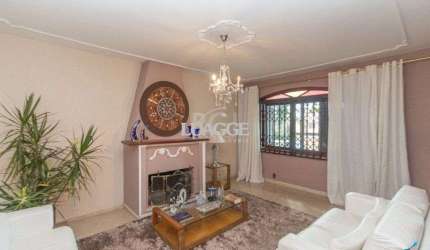 Casa para Venda - 240m², 3 dormitórios, sendo 1 suites, 3 vagas - Partenon