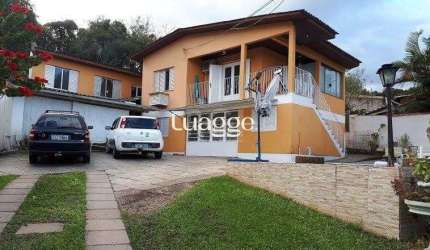Casa com 4 dormitórios no bairro Vila Nova