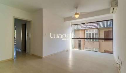 Apartamento com 3 dormitórios e 1 vaga de garagem no bairro Azenha.