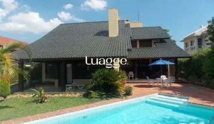 CASA EM CONDOMÍNIO DE ALTO PADRÃO